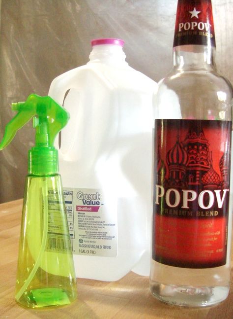 spraystarch2 Diy Best Press How To Make, Diy Best Press Spray, Best Press Spray Starch Recipe, Homemade Best Press, Diy Basting Spray, Homemade Starch For Ironing, Quilters Moonshine Recipe, Spray Starch Recipe, Diy Vodka