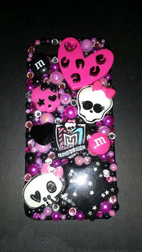 A personal favorite from my Etsy shop https://www.etsy.com/listing/230292844/bling-ipod-5-case-kawaii-kitsch 2000s Flip Phone, Monster High Phone, Y2k Core Aesthetic, Monster High Aesthetic Outfit, Bling Phone Cases Diy, Emo Mcbling, Kids Phone Cases, Y2k Core, Bling Phone Cases