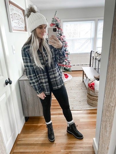 Outfits With Hiking Boots Winter, Flannel With Leggings And Boots, Leggings With Hiking Boots, Casual Beanie Outfit Winter, Beanie Flannel Outfit, Leggings And Flannel Outfit Winter, Flannel And Combat Boots Outfit, Flannel And Leggings Outfit Fall, Winter Bonfire Outfit