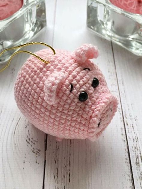 FREE PATTERN Little Pig Amigurumi step by step - Crochetisimo Christmas Crochet Ideas, Crochet Tree, Crochet Sheep, Crochet Pig, Holiday Crochet, Pink Yarn, Cute Pigs, Little Pigs, Amigurumi Free