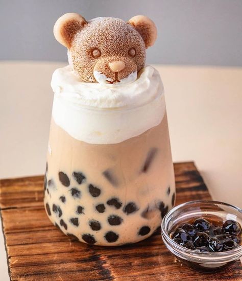 TAG someone who would swim in a boba/milk tea bath lol 😂 Read more if you want to make this at home and get 15% OFF tea. ⠀ ⠀ We've received a lot of questions about what tea to use when making traditional milk tea. Have you seen our boba recipes yet? 💛⠀ ⠀ For those that enjoy a subtle flavor of tea, we'd suggest you try our earl grey milk tea recipe. Link in bio. ⠀ ⠀ It only takes 3 steps to make at home. And you'll need the following ingredients. ⠀ - Loose leaf early grey tea ⠀ - Vanilla extr Milk Tea With Boba, Black Milk Tea, Tea Bath, Milk Tea Recipes, Boba Pearls, Boba Milk Tea, Pearl Tea, Bubble Tea Boba, Bebidas Do Starbucks