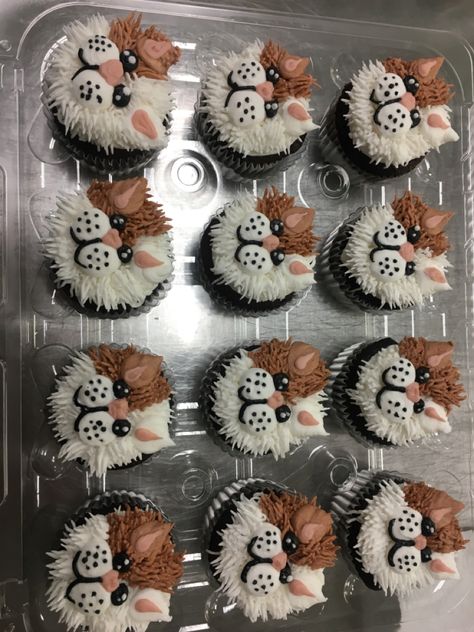 Cupcakes Decoration Animals, Cat Cupcakes Ideas Easy, Animal Decorated Cupcakes, Cupcake Animal Decoration, Buttercream Animals, Cupcake Animals, Frosted Animal Cookie Cupcakes, Puppy Cupcakes, Kitty Cupcakes