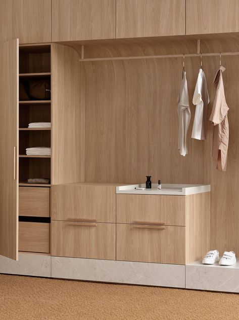 Designing the Ultimate Walk In Robe Cjh Studio, Walk In Robe Designs, Joinery Details, Walk In Robe, 아파트 인테리어, Walk In Wardrobe, غرفة ملابس, Wardrobe Closet, Wardrobe Design