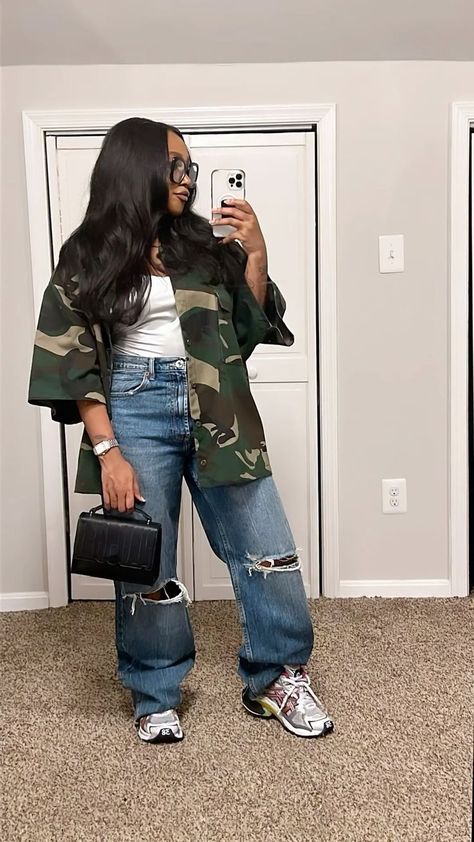 Saturday Errands Outfit Fall, Denim On Denim, Girls Winter Fashion, Accessorizing Outfits, Jacket Outfit, Saturday Outfit, Casual Party Outfit, Summer Holiday Outfits, Tomboy Chic