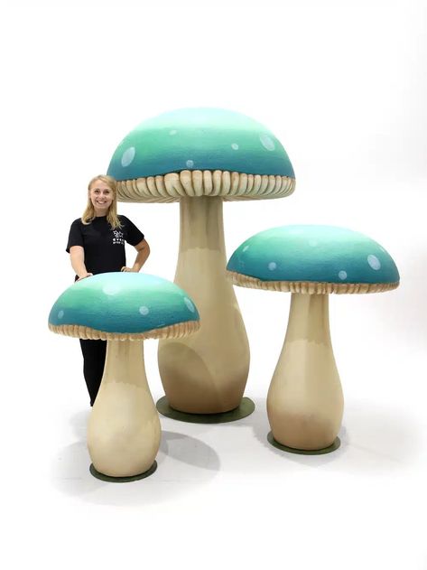 Alice In Wonderland Mushroom, Enchanted Forest Quinceanera Theme, Wonderland Park, Mushroom Cluster, Giant Props, Alice Halloween, Alice In Wonderland 1, Alice In Wonderland Props, Alice In Wonderland Diy