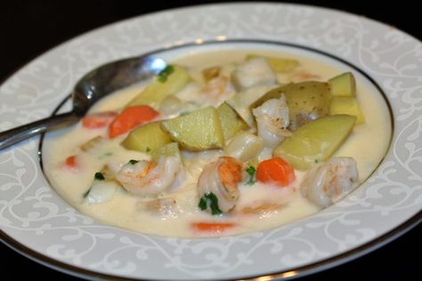 Seafood chowder - Confessions Chicken And Flat Dumplings, Flat Dumplings, Dumplings Chicken, Frozen Mixed Vegetables, Seafood Chowder, Poultry Seasoning, Dumpling Recipe, Frozen Vegetables, Chicken Noodle Soup