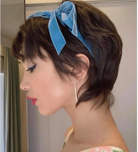 Mesmerizing Headband Hairstyles for Every Hair Type Feminine Hairstyles, New Short Haircuts, Rowan Blanchard, Short Hairstyles For Thick Hair, Full Hair, Hairstyle Look, Trending Haircuts, Haircut Ideas, Pixie Hairstyles