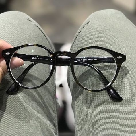 School Glasses, Glasses Ray Ban, Glasses Trends, Ray Ban Frames, Womens Glasses Frames, Trendy Glasses, Ray Ban Glasses, Cute Sunglasses, Handbags Luxury