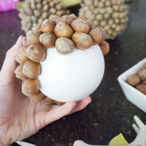 DIY Decorative Hazelnut Balls Hazelnut Balls, Small Vases Decor, Nowruz Table, Persian Weddings Sofreh Aghd, Decorative Mesh Wreaths, Nikah Decor, Haft Seen, Garden Diy Ideas, Elegant Gift Wrapping