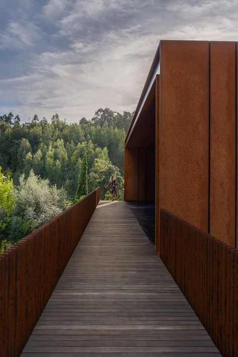 Steel Architecture, Good Neighbor, Corten Steel, Porto Portugal, Event Space, Small Backyard, Traditional House, Architecture Photography, Picture Gallery