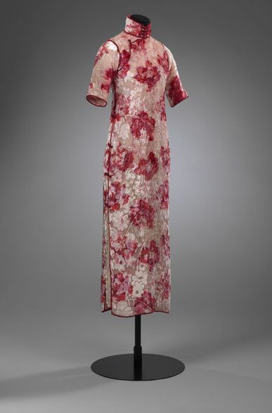 Qipao or cheongsam, Sun Sun Company, c. 1930. Vintage Qipao, Technology Drawing, Qipao Cheongsam, Honeymoon Outfits, Chinese Fashion, National Costume, Qipao Dress, Spiral Shape, 1920s Dress