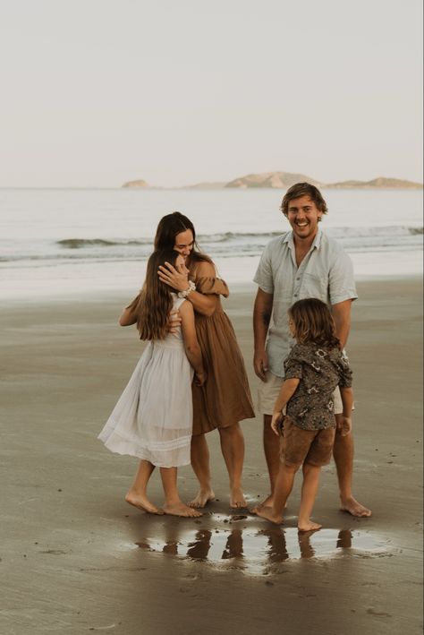 Sunset beach family photoshoot Summer Beach Photoshoot Outfits Family, Sunset Family Photoshoot, Family Beach Photoshoot, Beach Family Photoshoot, Florida Sunset, Summer Family Photos, Xmas Photos, Beach Session, Family Photoshoot Outfits