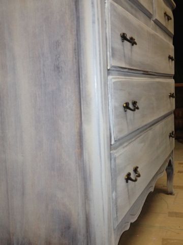 Flourish Vintage: Grey Wash - How To Tjoko Paint, Gray Wash Furniture, White Wash Dresser, Old Wood Furniture, Upstate House, Distressing Furniture, Java Gel, White Washed Furniture, Paint Pallet