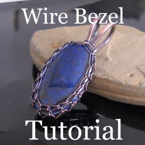 basically a viking knit wire bezel, but far and away the best, clearest tutorial (with the most pictures) I've found online Wire Tutorials, Viking Knit, Wire Jewelry Tutorial, Wire Wrapping Stones, Diy Wire Jewelry, Wire Work Jewelry, Jewelry Techniques, Work Jewelry, Jewelry Making Tutorials