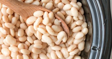 Slow Cooker Beans | How to Cook Beans in a Slow Cooker Beans In Crock Pot, Cook Beans, Slow Cooker Beans, Homemade Beans, How To Soak Beans, Latin Recipes, Cooking Dried Beans, Eating Healthier, Ham And Bean Soup