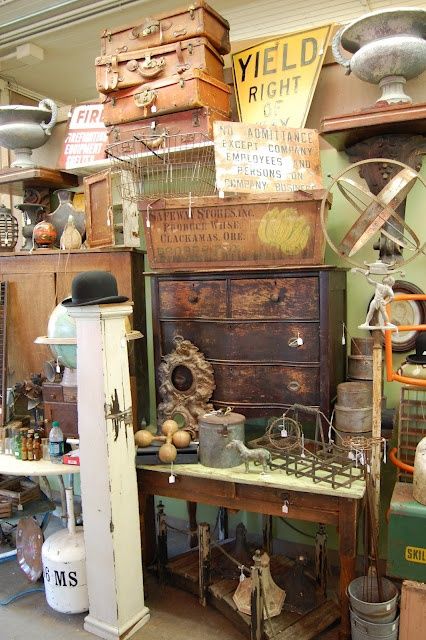 displaying up to the ceiling! Antique Shop Display, Antique Store Displays, Vintage Booth Display, Flea Market Booth, Antique Booth Displays, Antique Mall Booth, Vintage Booth, Antique Booth Ideas, Booth Decor