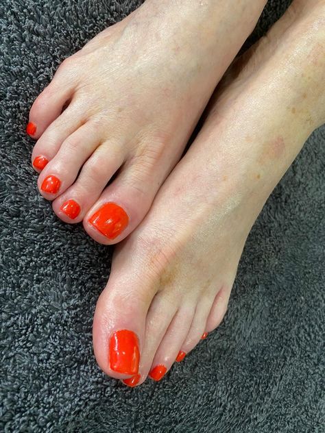 Gel Polish Pedicure, Orange Pedicure, Orange Toe Nails, Braided Ideas, Nail Designs Easy Diy, Cornrow Hairstyle, Nail Polish Colors Summer, Ideas Short Hair, Long Hair Style