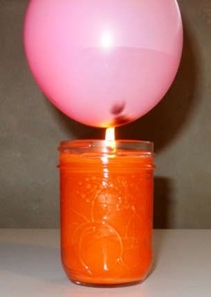 Conduction - The water absorbs the heat of the candle. The balloon doesn’t explode. Thermal Energy Experiments, Sixth Grade Science, Ngss Science, Science Club, 4th Grade Science, 6th Grade Science, Stem Projects, Science Resources, Elementary Science