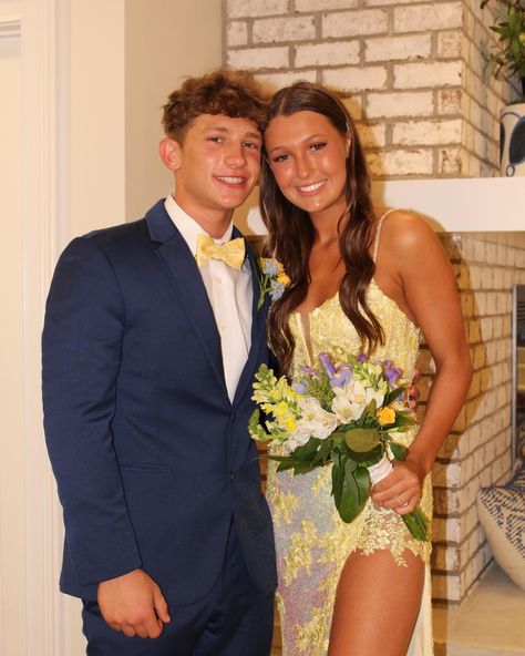 Navy And Yellow Prom Couple, Prom Yellow Dress Couple, Yellow Hoco Dress With Date, Yellow Prom Dress With Navy Suit, Blue And Yellow Prom Couple, Yellow Prom Dress With Date, Yellow Homecoming Couple, Prom Poses Couples Same Height, Yellow Hoco Couple