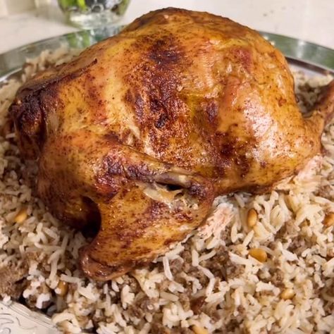 Arabic Stuffed Chicken with Rice (Jaj Mahshi) Rice Stuffed Chicken, Whole Chicken Marinade, Whole Baked Chicken, Ground Beef Rice, Chicken With Rice, Rice Stuffing, Spiced Rice, Whole Roasted Chicken, Chicken Stuffed