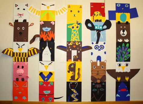 WOW!!! I am absolutely astounded by how 4th grade's totem pole collages turned out! Whenever I teach this lesson, most students pick simp... Totem Pole Animals, Totem Pole Drawing, Totem Pole Craft, Native American Art Projects, Totem Pole Art, Class Art Projects, Pole Art, 4th Grade Art, Wilde Westen