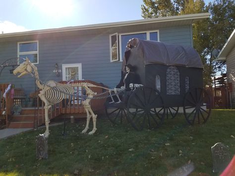 Halloween Stagecoach Halloween Outdoors, Home Depot Halloween, Headless Horseman Halloween, Halloween Horse, Halloween Forum, Halloween Outside, Halloween Wishes, Yard Haunt, Headless Horseman