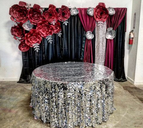 Burgundy and silver paper flowers Burgundy Black And Silver Party Decorations, Burgundy Black And Gold Quinceanera, Black And Burgundy Quinceanera, Maroon Black And Gold Backdrop, Burgandy Center Piece Quince, Burgundy Silver Wedding, Prom Party Ideas, Church Anniversary, Gold Decorations