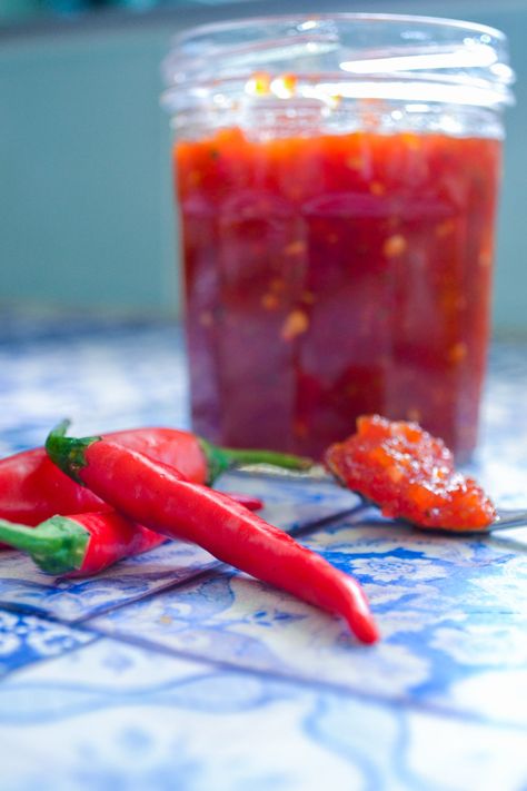 How to make proper hot chilli jam Chilli Jam Recipe, Sweet Chilli Sauce Recipe, Passionfruit Curd, How To Make Chilli, Steak And Chips, Homemade Chilli, Spicy Chilli, Christmas Presents For Friends, Chilli Jam