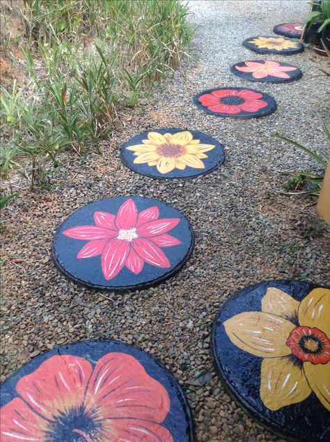 My hand painted stepping stones 3 ft by 3 ft Diy Painted Stepping Stones, Stepping Stones Designs Ideas, Stepping Stones Painting Ideas, Painted Stepping Stones Ideas, Paint Stepping Stones, Stepping Stone Art, Garden Stepping Stones Diy, Painted Stepping Stones, Diy Concrete Patio