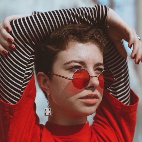 Red Sunglasses, 90s Grunge, Red Aesthetic, Tim Burton, Photography Inspo, Red Fashion, Look Cool, Photo Inspiration, Character Inspiration