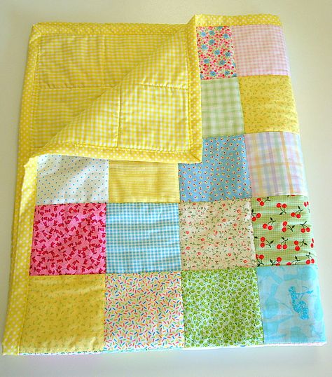 Patch Quilt Baby Blanket, Quilted Doll Blanket, Quilts For Doll Beds, Quilts With Yellow Background, Quilt For Doll Bed, Patchwork Baby Blanket, Diy Baby Blanket, Quilt Blocks Easy, Baby Patchwork Quilt