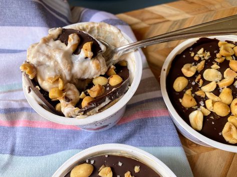 Peanut Butter Protein Yogurt, Froyo Peanut Butter Cups, Greek Yogurt With Chocolate Chips, Frozen Greek Yogurt Snacks, Peanut Butter Cup Frozen Yogurt, Pb2 Yogurt Recipes, Snickers Greek Yogurt, Shredded Chef Michael Matthews Recipes, Chocolate Pb Frozen Yogurt Cups