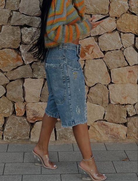 Denim Shorts 2023, Long Denim Shorts Outfit, Green Era, Island Gyal, Bermuda Denim Shorts, Long Denim Shorts, Inspo Fits, Denim Shorts Outfit, High Rise Jean Shorts