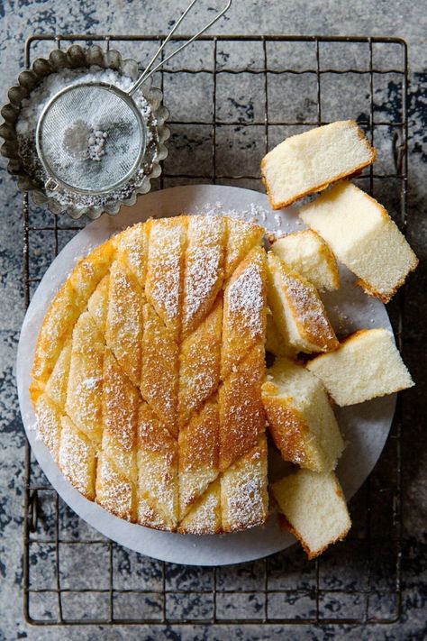 Soft & Fluffy Hot Milk Cake Recipe - Silver Mushroom Quick Baking Recipes, Hot Milk Cake Recipe, Dnd Food, Chinese Deserts, Hot Milk Cake, Cake Sponge, Sponge Cake Recipe, Rustic Recipes, Dessert Aux Fruits