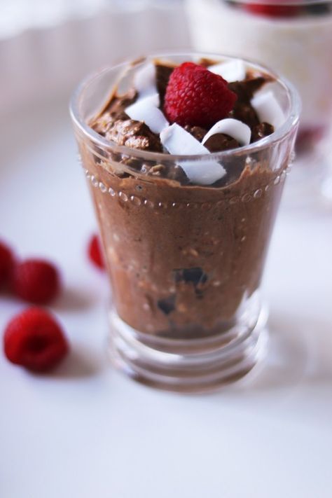 Chocolate Mousse Overnight Oats: The perfect make-ahead Breakfast Chocolate Mousse Overnight Oats, Coconut Shavings, Cocoa Nibs, Make Ahead Breakfast, Delicious Pies, Vanilla Yogurt, Breakfast Items, Cooking Together, Chocolate Mousse