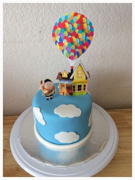 UP Cake @CreativeCakesbyRochelle Up Movie Cake Ideas, Up Theme Birthday Cake, Up House Cake, Up Cake Disney, Up Movie Cake, Up Birthday Cake, Up Cake Topper, Disneyland Birthday, Movie Cakes