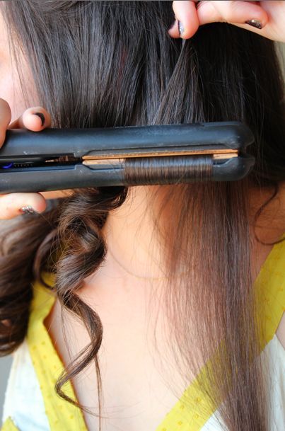 How to curl hair with a flat iron (best curls ever).. repinning this because it actually works.. even for hair dummies like me haha Best Way To Curl Hair, How To Curl Hair, Flat Iron Curls, Curl Hair, For Dummies, Flat Iron Hair Styles, Viria, Makati, Hair Envy