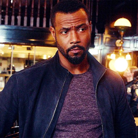 Luke Garroway, Isaiah Mustafa, Magnus Bane, Shadow Hunters, The Mortal Instruments, Character Ideas, Shadowhunters, Famous People, Beautiful People