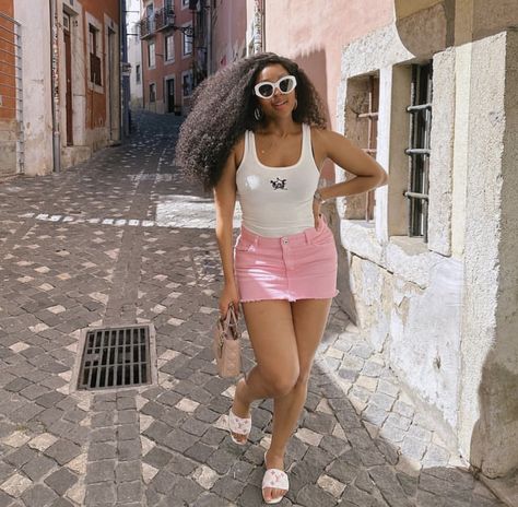 Linda Mtoba, Lisbon Instagram, Lunch Outfits, Chic Feminine Style, Cute Professional Outfits, African Print Maxi Skirt, Classy Summer Outfits, Simple Style Outfits, Dressy Casual Outfits