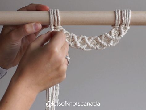 فن النسيج, Diy Macrame Wall Hanging, Dekorasi Bohemia, Art Macramé, Simpul Makrame, Pola Kotak, Pola Macrame, Hantverk Diy, Tutorial Macramé