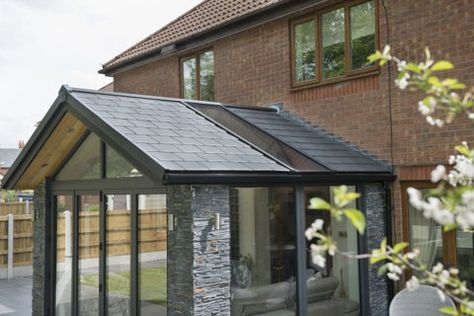 Conservatory Roof Ideas, Orangery Extension Kitchen, Conservatory Roof Blinds, Warm Roof, Conservatory Extension, Conservatory Interior, Bungalow Extensions, Glass Porch, Garden Room Extensions