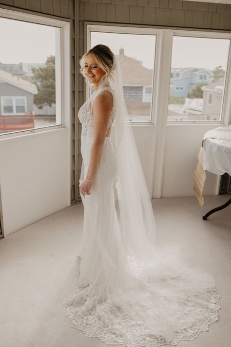 Bride getting ready in Long Beach Island house New Jersey - Long Beach Island New York Wedding Inspiration - desert elopement beach style wedding and dinner at a small local restaurant, bride and groom sunset photos around the city - click for more long beach island inspiration New Jersey Fall, Florida Beach Micro Wedding, Long Beach Island Nj Wedding, Florida Keys Micro Wedding, Long Beach Island New Jersey, Elopement Beach, Small Outdoor Wedding, Boho Chic Wedding Dress, Nj Beaches