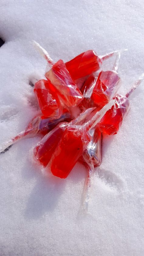 Pilones - Dominican hard candy made of pure sugar cane. See how you can use it today in a new way swirl-life.com #dominicansbelike #dominican #candy #festive #newyearseve #red Dominican Culture Art, Dominican Candy, Dominican Aesthetic, Dominican Snacks, Dominican Republic Culture, Dominican Republic Food, Hispanic Heritage Month Crafts, Dominican Culture, Dominican Republic Travel