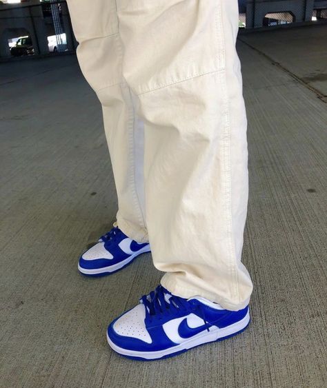 Dunks Astethic, Dunks Shoes Blue, Dunk Azul, Blue And White Dunks, Blue And White Nike Dunks, Nike Dunk Low Outfit Woman, Leonardo Teenage Mutant Ninja Turtles, Dunk Low Racer Blue, Nike Shoes Girls