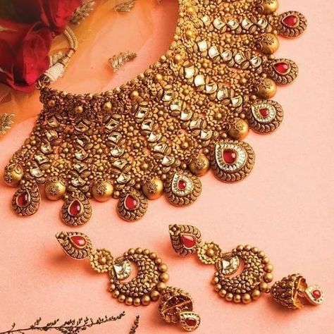 Khanna Jewellers, Golden Jewellery, Traditional Wedding Jewellery, Indian Choker, Indian Choker Necklace, Bridal Necklace Designs, Jewelry Designing, Jewelry Design Drawing, Asian Jewelry