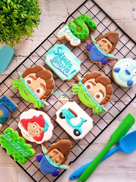 Galletas en royal icing, Luca Disney Luca Birthday Theme, Luca Cake Disney, Luca Party Theme, Luca First Birthday Theme, Luca Themed Party, Luca Birthday Party Decorations, Luca Cookies, Luca Theme Birthday Party, Luca Birthday Cake