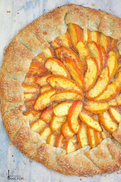 Peach Crostata, Pie Crust Dessert, Rustic Pie, Inspired Taste, Crostata Recipe, Easy Summer Dessert, Peach Tart, Fruit Recipe, Fresh Fruit Recipes