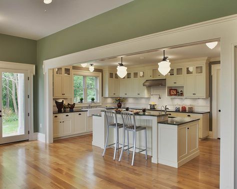 Kitchen Living Separation, Farmhouse Traditional Kitchen, Scullery Kitchen, Kitchen Efficiency, Family Den, Open Kitchen And Living Room, Farmhouse Dining Rooms Decor, Separate Room, Load Bearing Wall