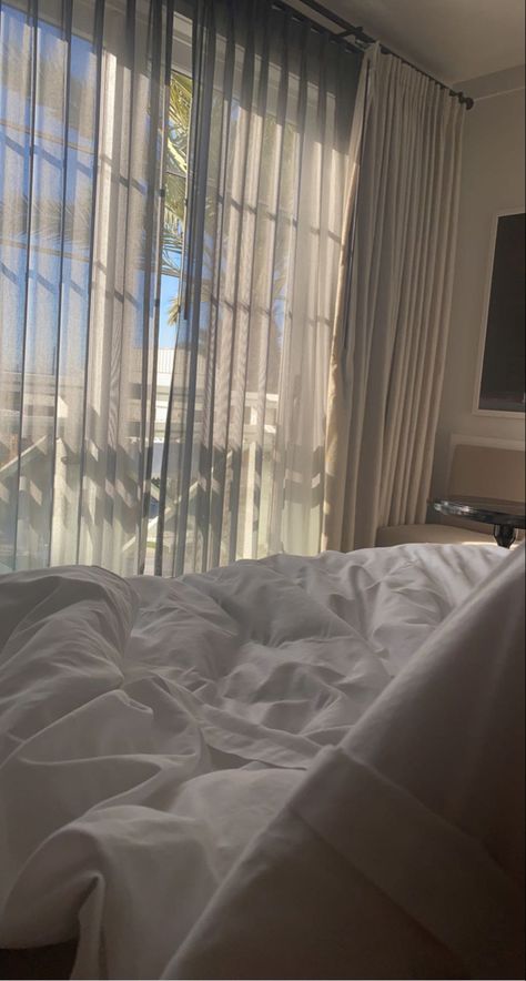 Morning Hotel Aesthetic, California Hotel Aesthetic, Hotel Rooms Aesthetic, Dubai Fake Story, Summer Morning Aesthetic, Good Morning View, Beautiful Hotel Rooms, Aesthetic Hotel Room, Hotel Aesthetics