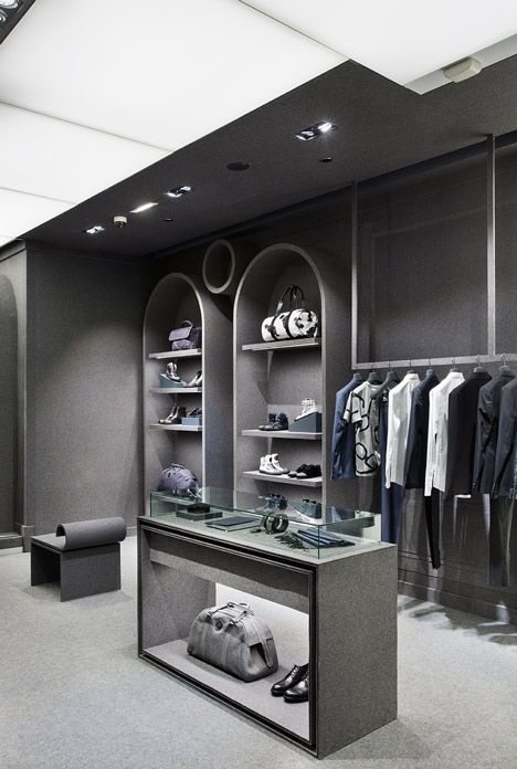 Viktor & Rolf's first flagship boutique is covered with grey felt Garage Extension, Boutique Display, Paris Luxury, Interior Display, Viktor Rolf, Boutique Interior, Store Design Interior, Retail Interior, Viktor & Rolf